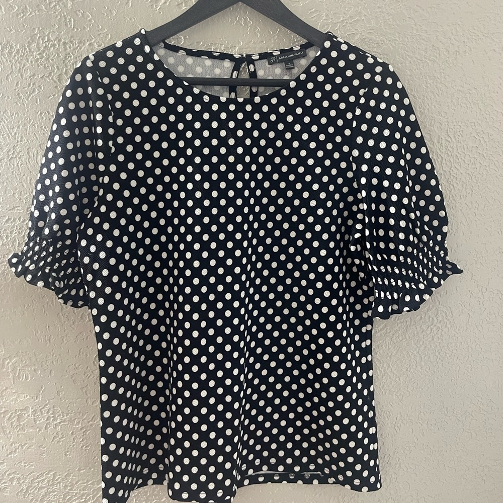 Adrianna Papell Women's‎ Black/White Polka Dot Top Size Small